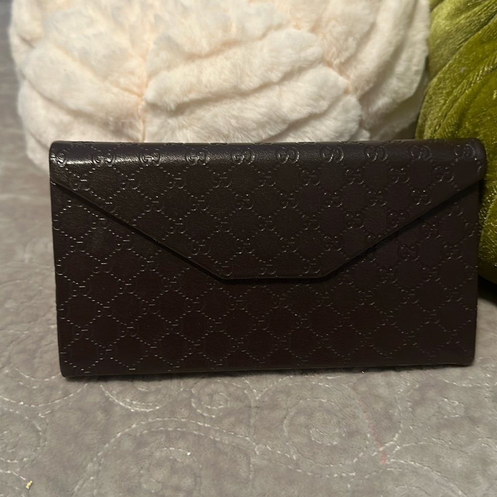 Gucci sunglass case!